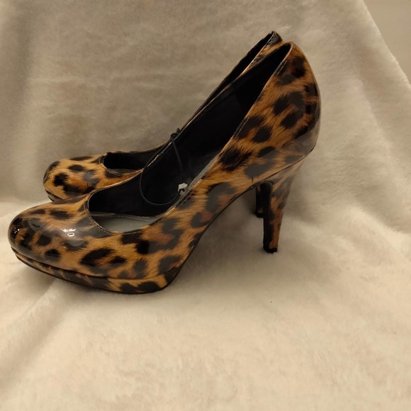 Worthington 4" platform leopard print heels size 7 - Picture 3 of 9